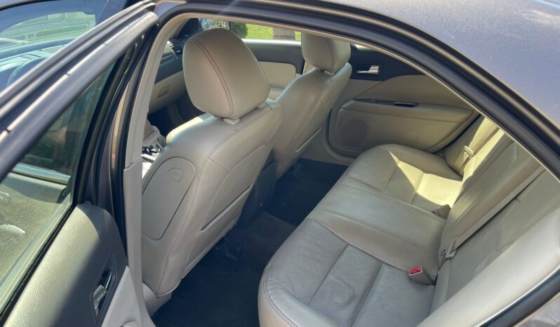 
								2010 Ford Fusion SEL full									